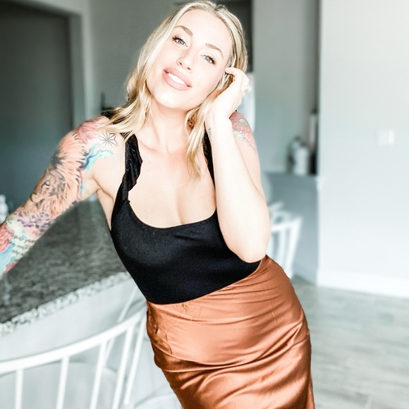 ✨Meet your Posher, Alyssa! - Picture 2 of 2